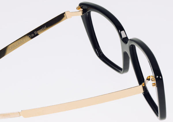 detail picture of a lasnik eyewear frame, name: Sandra, made in austria, soulcrafted