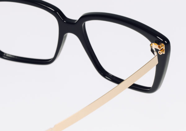 detail picture of a lasnik eyewear frame, name: Sandra, made in austria, soulcrafted
