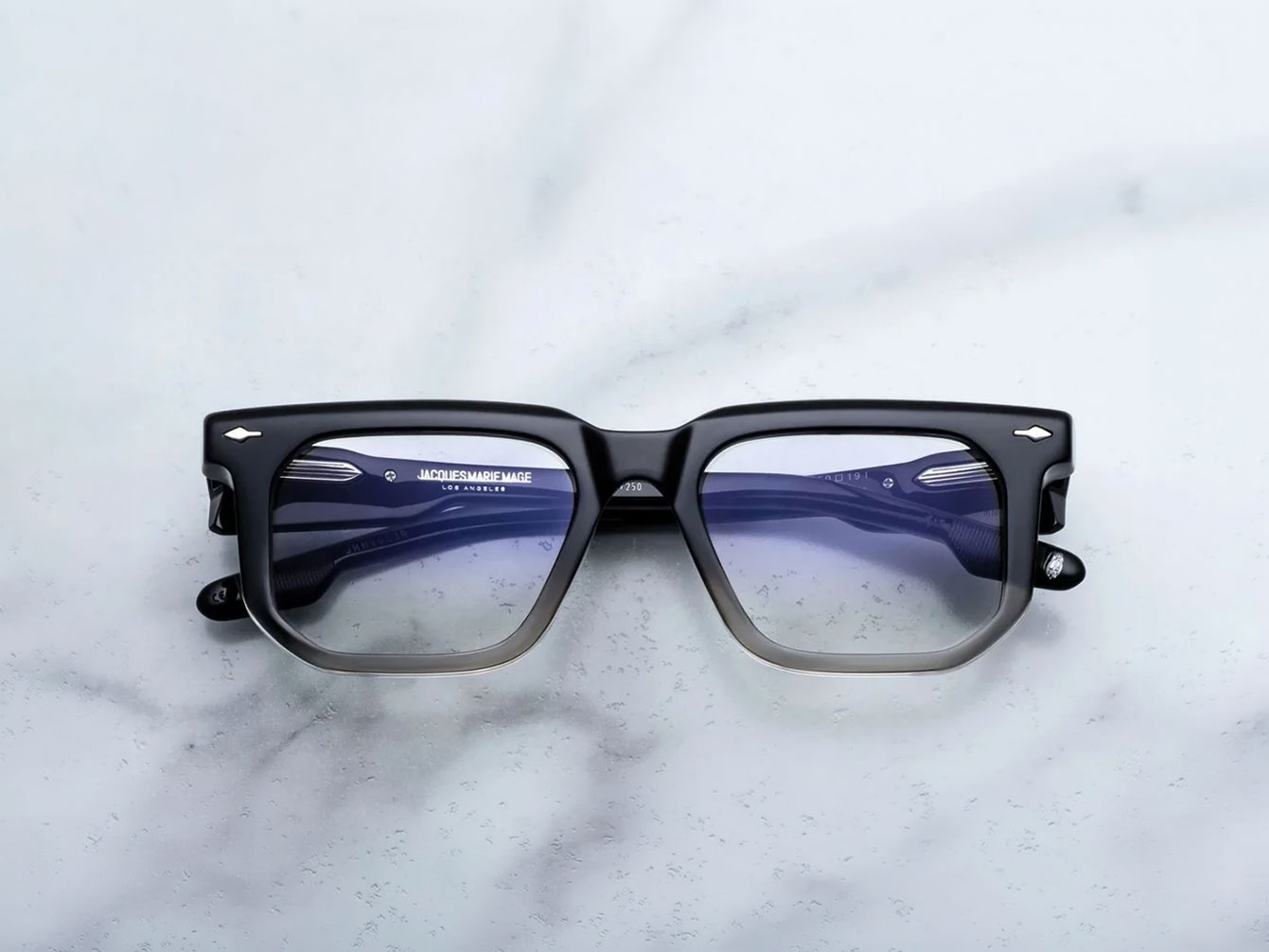 jmm-yoshi-blackfade-Lasnik-curated-eyewear-webshop